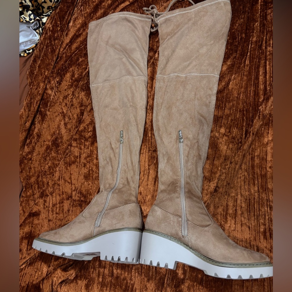NEW! Nicole Miller New York Beige Thigh High Boots. Size 8